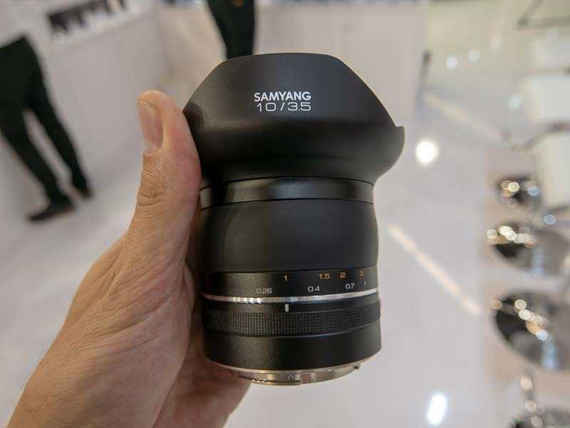 三阳新款 10mm f/3.5 全幅单反镜头亮相 Photokina 展会
