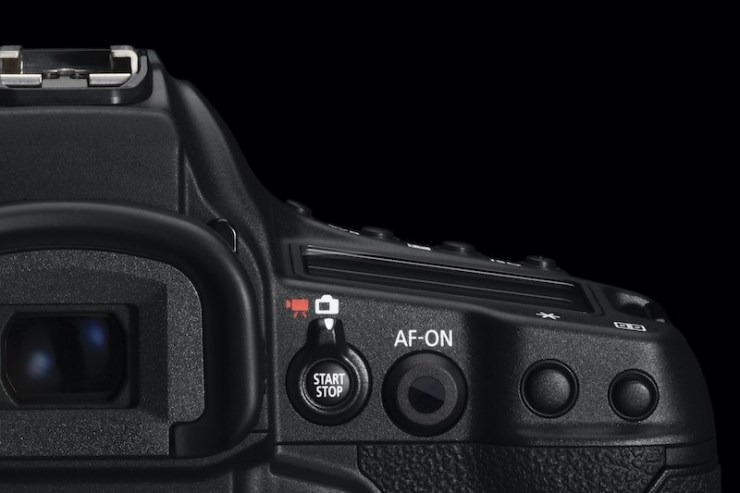佳能EOS 1DX Mark III相机发生短暂“休克”状态问题