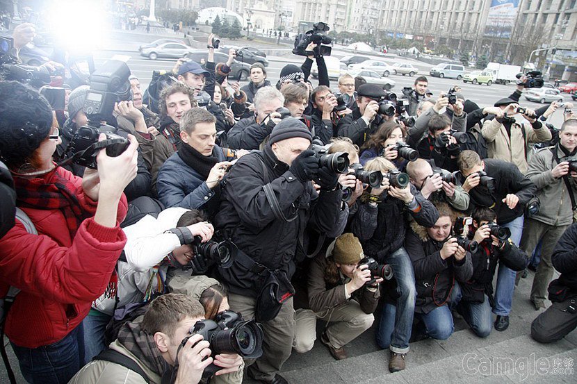 法国官方调查统计︰职业摄影界的实况