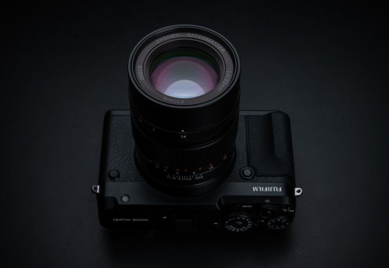 中一光学发布富士G卡口Mitakon Speedmaster 65mm f/1.4新款镜头