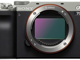 索尼正式发布A7C相机