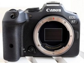 佳能正式发布EOS R7相机
