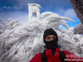 摄影师拍摄暴风雪后精美冰雕景象