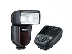 专为富士 X 系列相机配备的无线控制型日清 di700A 闪光灯在德国上市了！