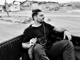 相机挽救了战地摄影师的生命
