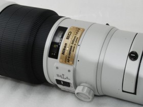 罕见的浅灰色尼康 AF-S Nikkor 500mm F/4 D II镜头现身eBay