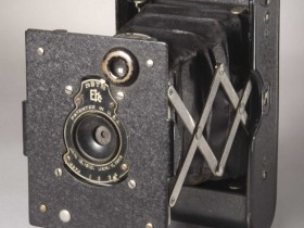 从百年袖珍型柯达相机拆卸下来的镜头竟然能拍出如此美丽的影像！