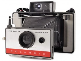 这部宝丽来Land 104相机的老广告会让你想起即影即有胶片！