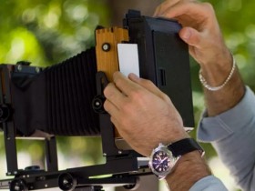 LomoGraflok正式发布世界首款专为4x5大画幅相机设计的拍立得机背