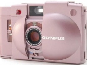 一部极其罕见的粉红色奥林巴斯XA-2相机