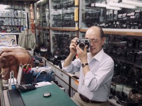 这位香港老人花费60年时间来收集老式相机