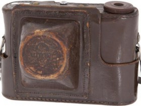 这款苏联克格勃间谍相机拍卖估价高达13000元