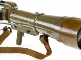 这部“最高机密”的FS-3 FotoSniper原型机拍卖售价高达111万元